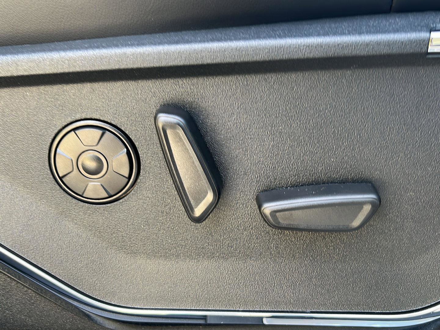 New 2026 Ford F250 Platinum image 32