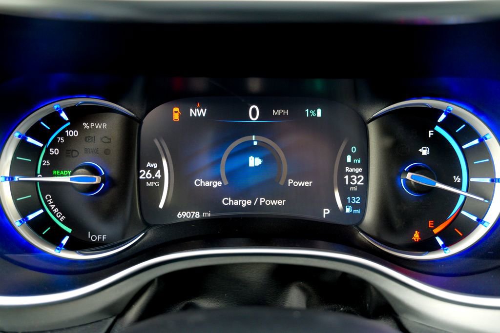 Used 2018 Chrysler Pacifica Limited w/ Advanced Safetytec Group image 43