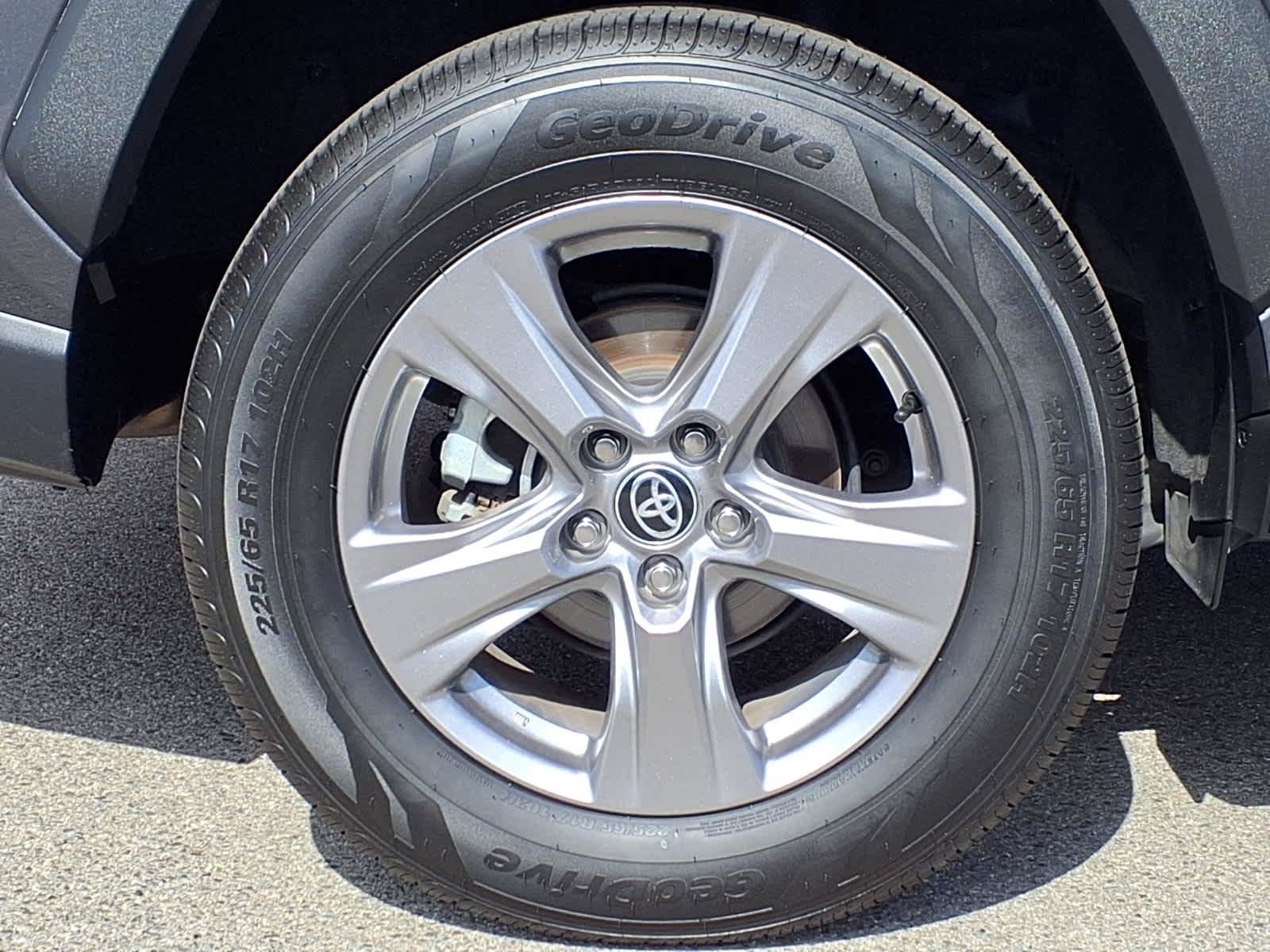 Certified 2025 Toyota RAV4 XLE w/ Convenience Package AWD/4WD image 7