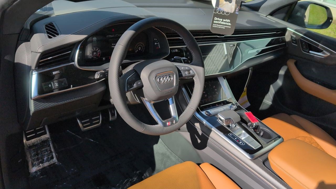 New 2025 Audi RS Q8 performance image 2