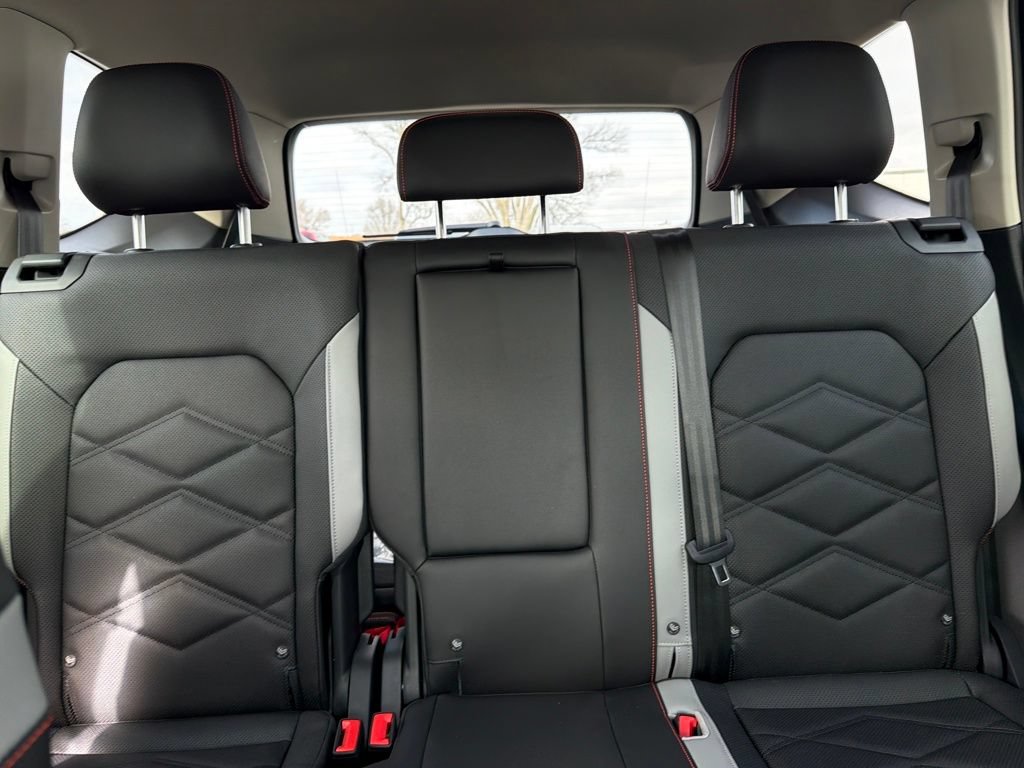 Used 2026 Volkswagen Atlas Peak Edition AWD/4WD image 35