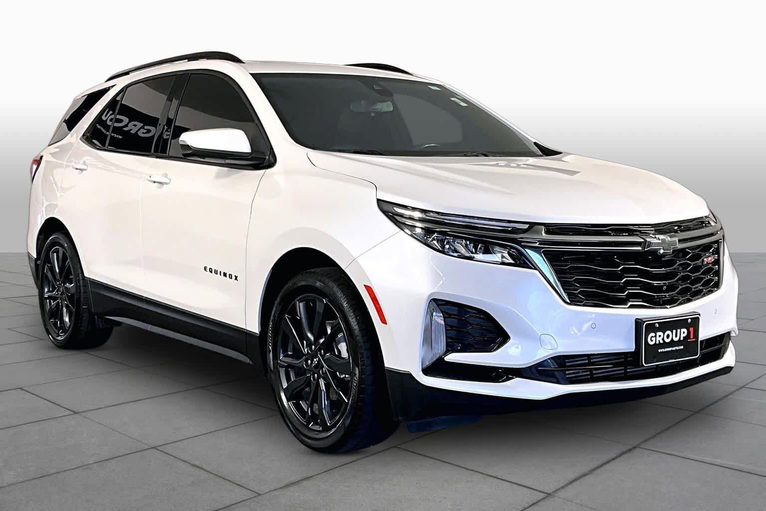 Used 2022 Chevrolet Equinox RS w/ RS Leather Package FWD image 3