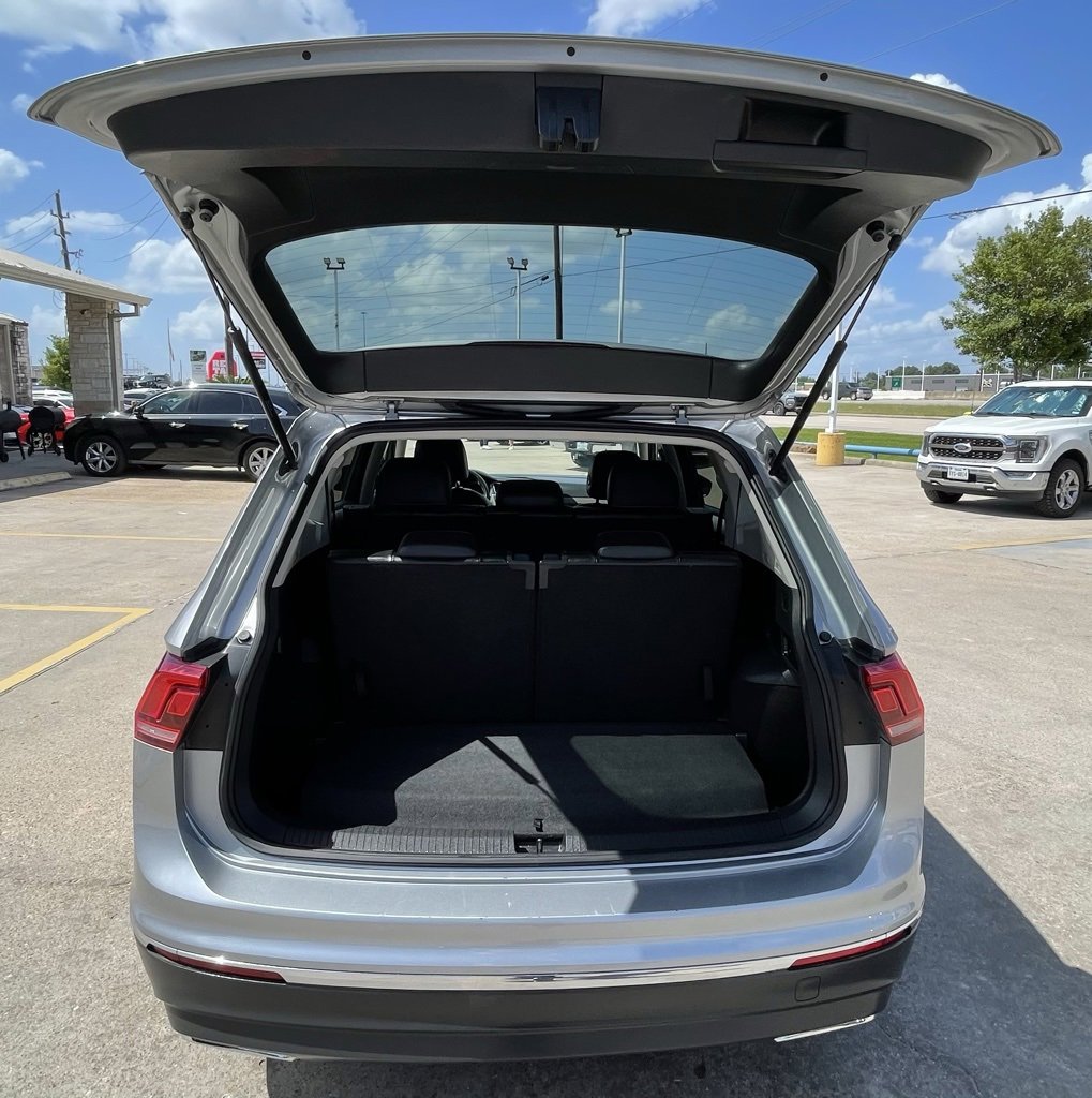 Used 2021 Volkswagen Tiguan SE image 11