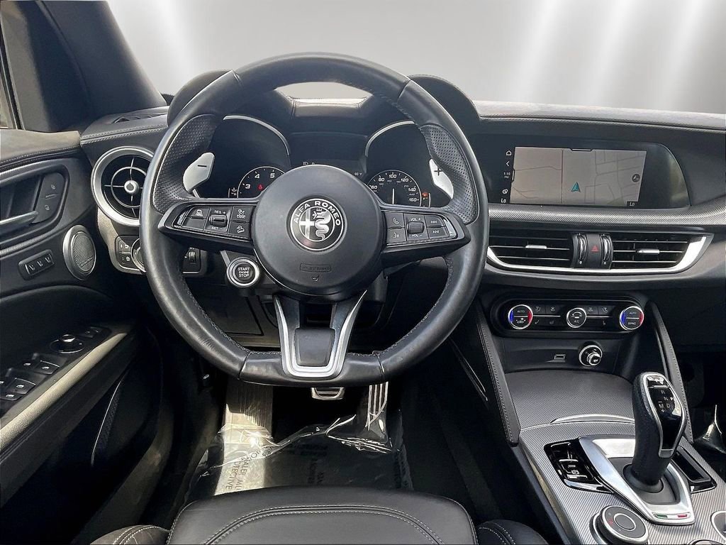Used 2023 Alfa Romeo Stelvio Veloce AWD/4WD image 8