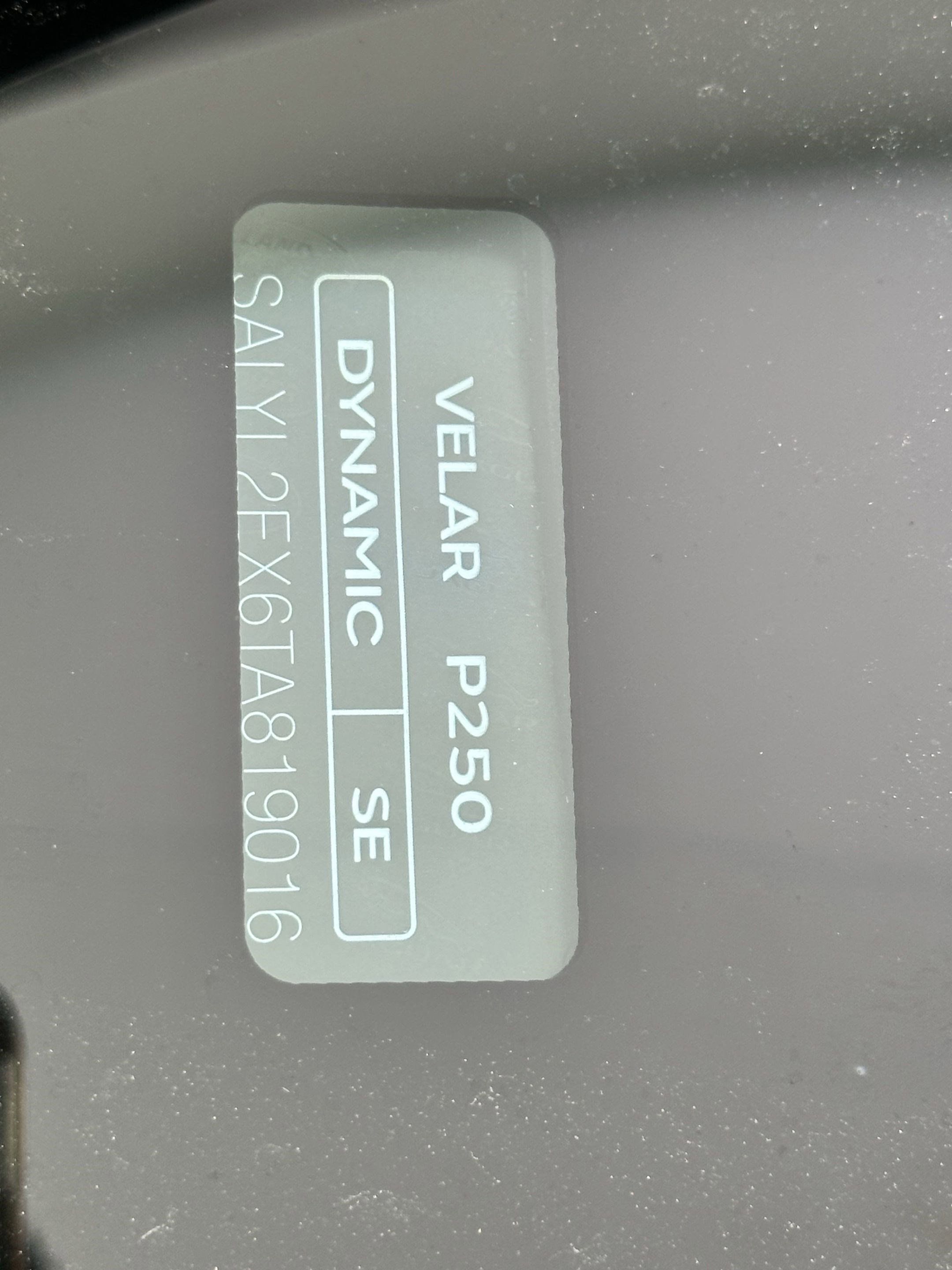 New 2026 Land Rover Range Rover Velar Dynamic SE image 17