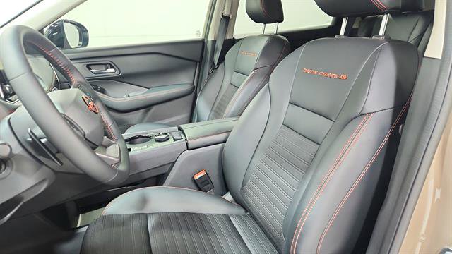 Used 2025 Nissan Rogue SV image 13