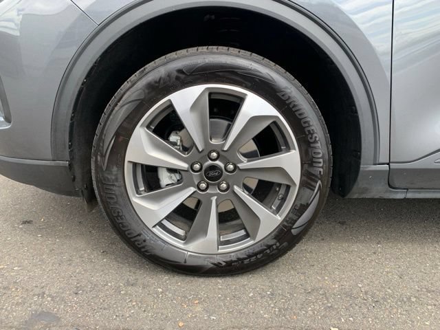 Certified 2025 Ford Escape Platinum AWD/4WD image 13