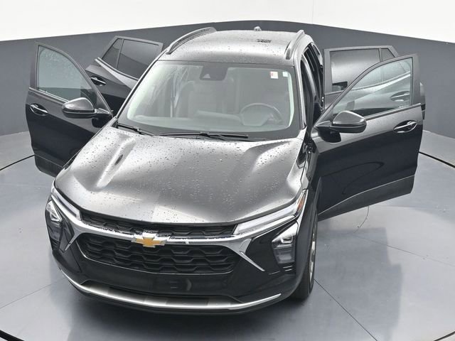 Used 2025 Chevrolet Trax LT w/ LT Convenience Package FWD image 46