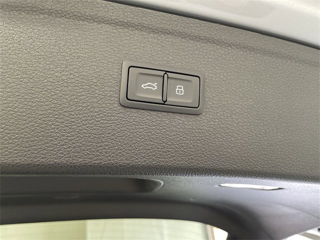 Used 2025 Audi Q5 2.0T Premium Plus image 16