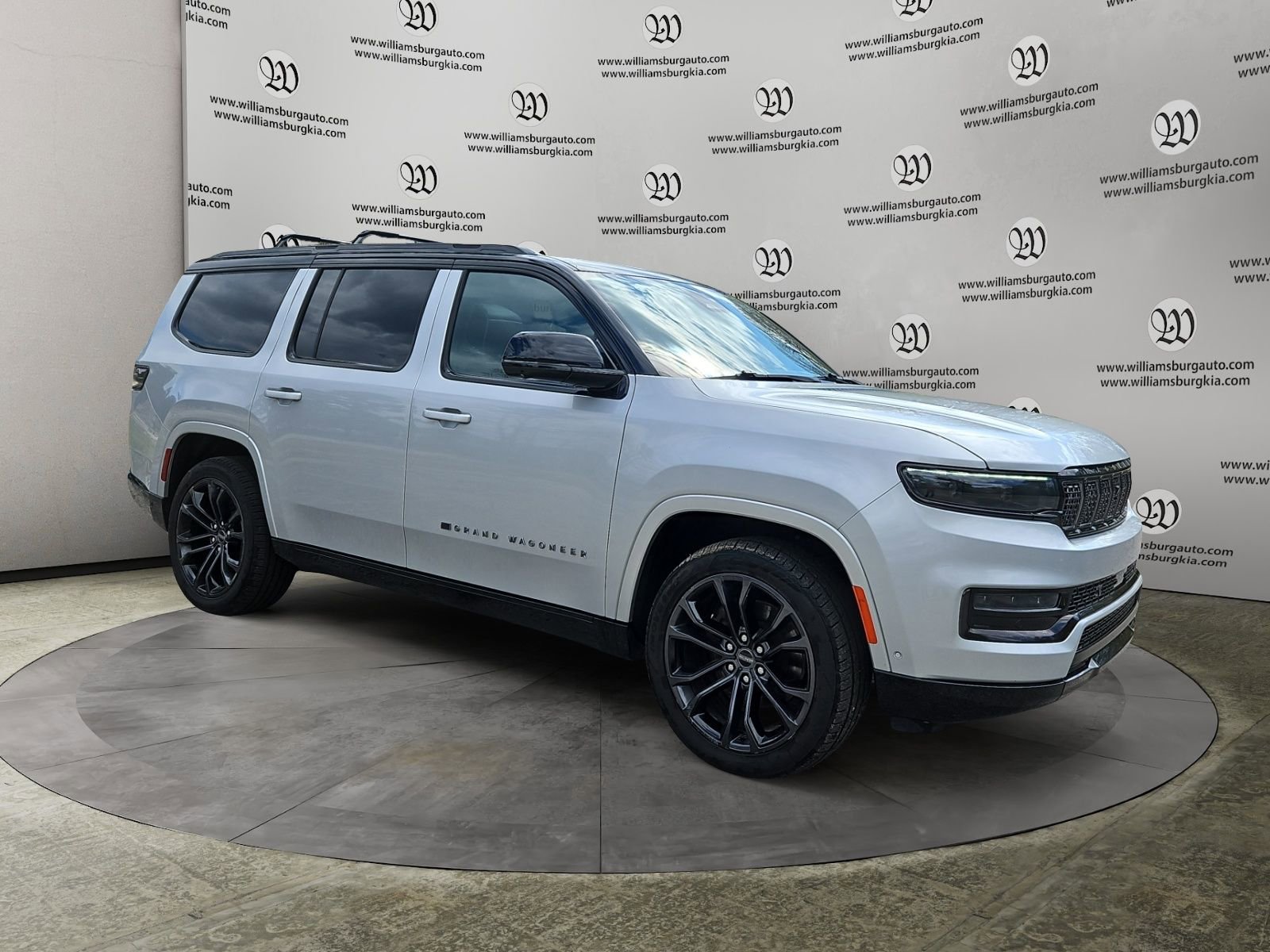 Used 2024 Jeep Grand Wagoneer Series II w/ Quick Order Packagew 28T image 7