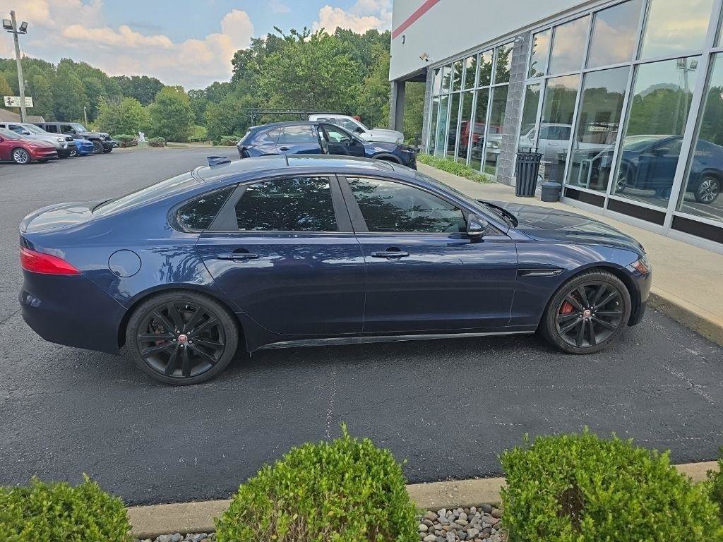 Used 2018 Jaguar XF S RWD image 8
