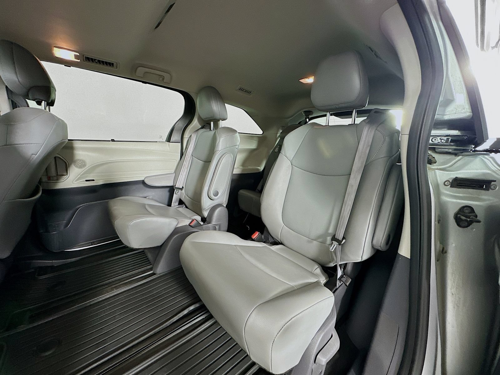 Certified 2021 Toyota Sienna XLE AWD/4WD image 25
