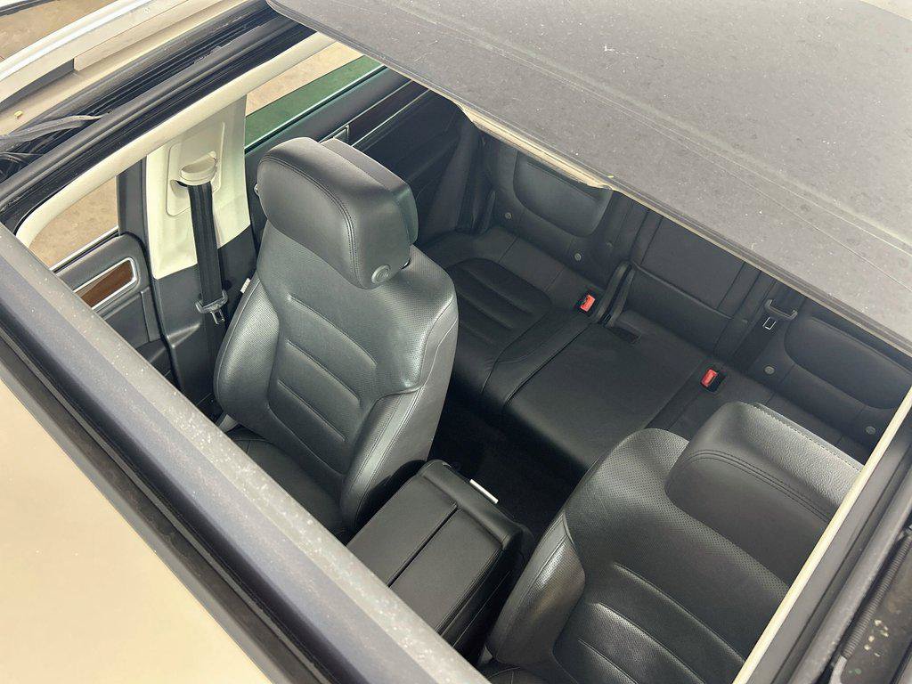 Used 2016 Volkswagen Touareg TDI AWD/4WD image 22