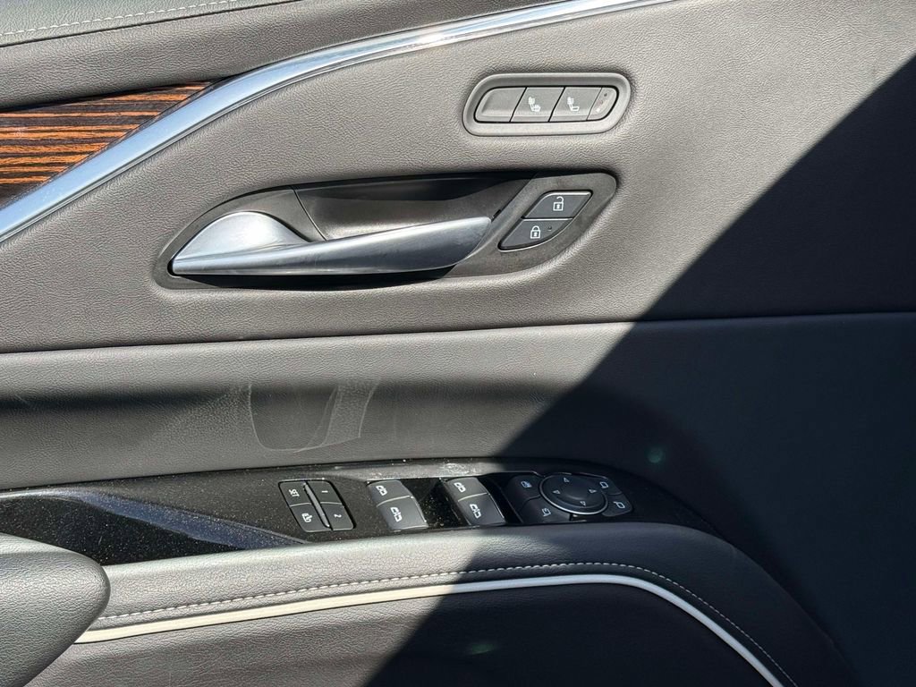 Used 2024 Cadillac Escalade ESV Luxury image 22