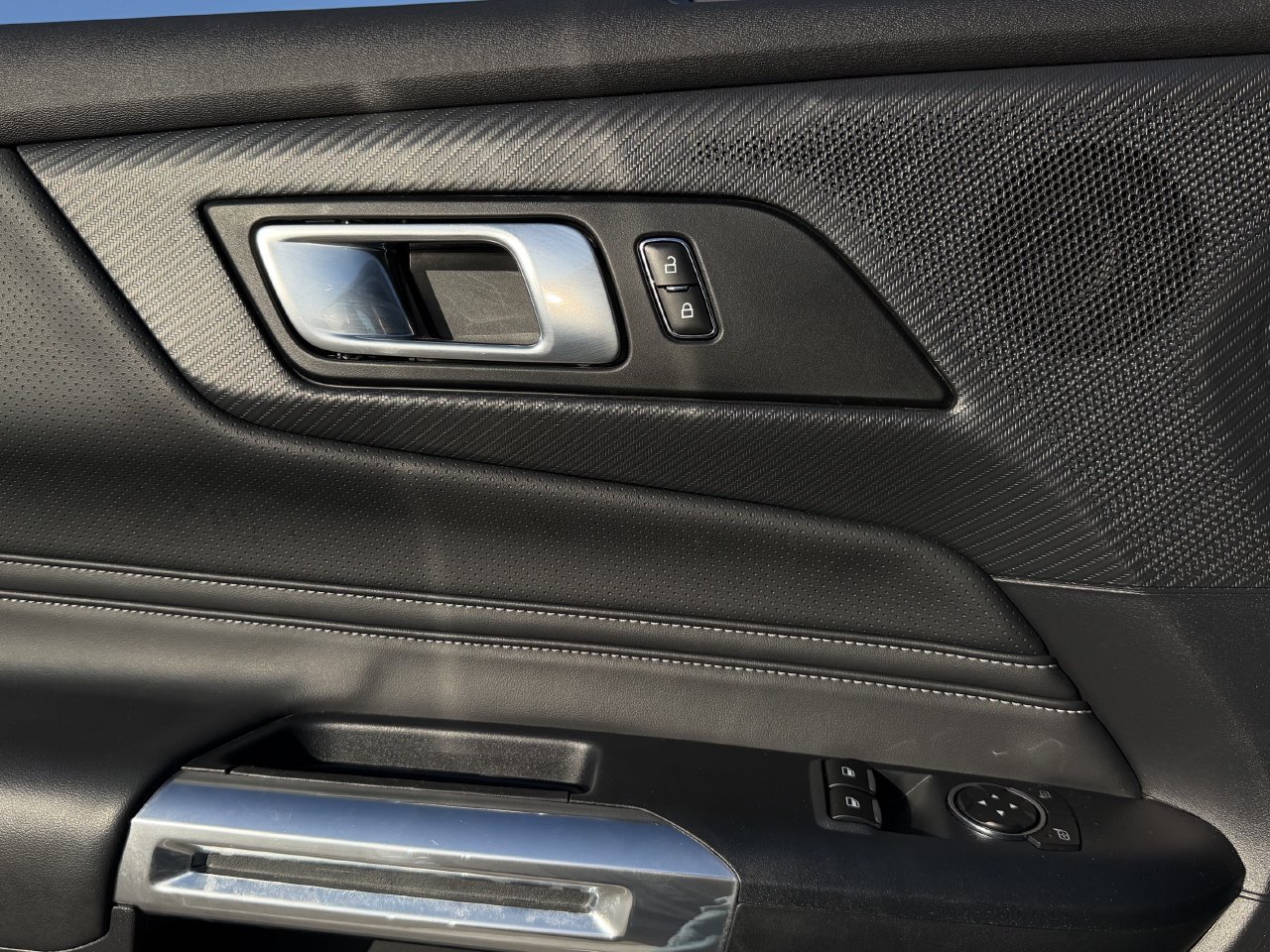Used 2025 Ford Mustang GT Premium RWD image 23