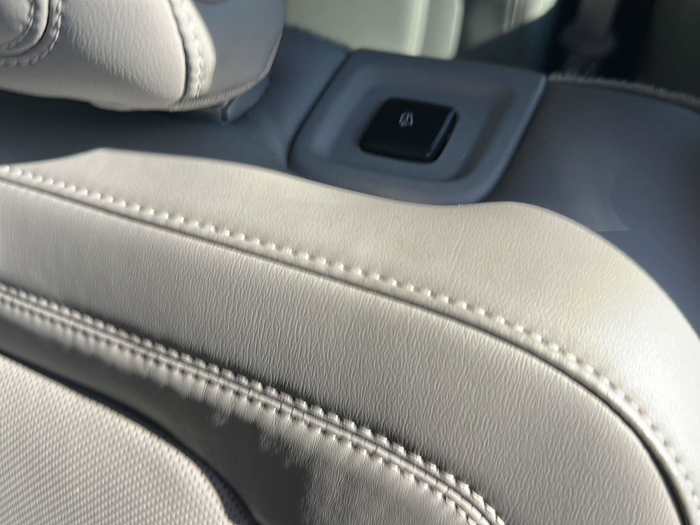 Used 2020 Lincoln Aviator Reserve w/ Elements Package Plus AWD/4WD image 27