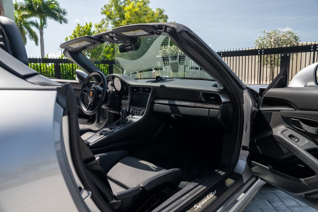 Used 2019 Porsche 911 Speedster RWD image 48