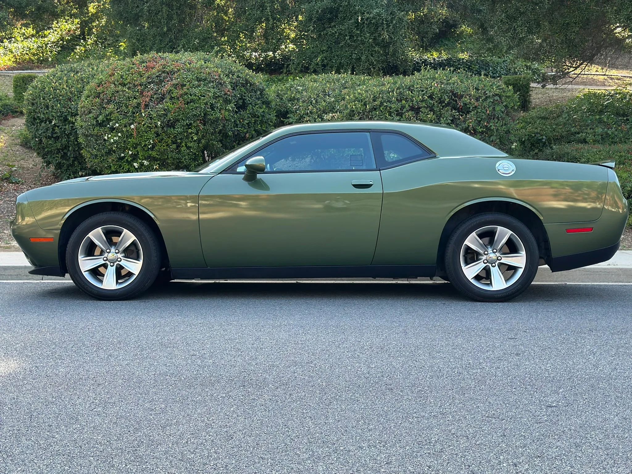 Used 2018 Dodge Challenger SXT RWD image 3