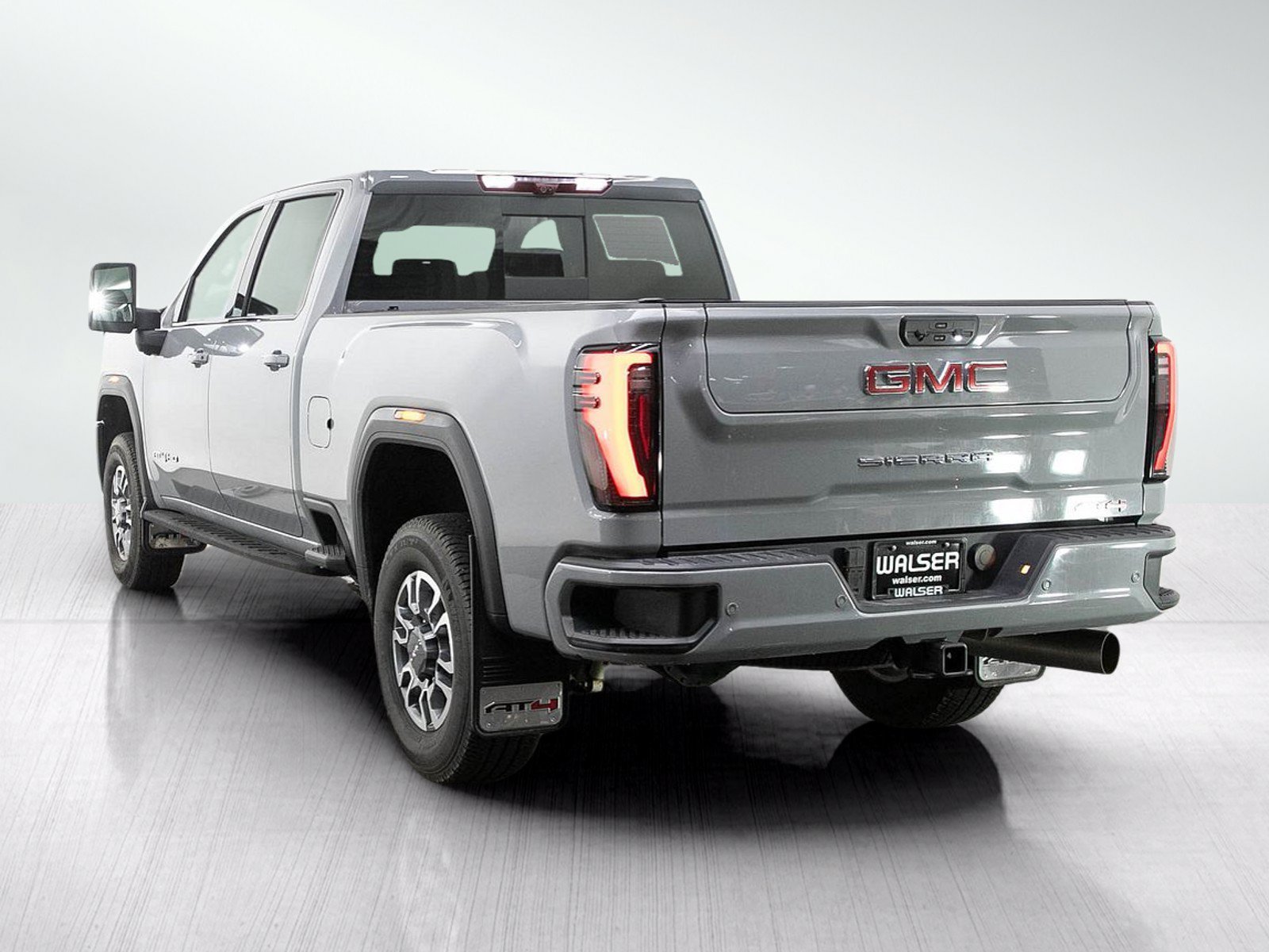 Used 2025 GMC Sierra 2500 AT4 w/ AT4 Premium Plus Package AWD/4WD image 3