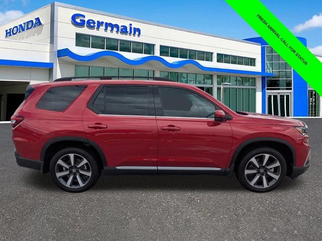 Used 2025 Honda Pilot Touring image 4