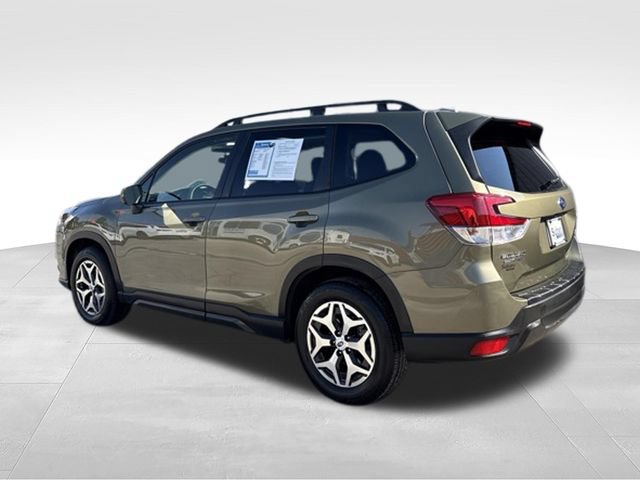 Used 2023 Subaru Forester Premium AWD/4WD image 5
