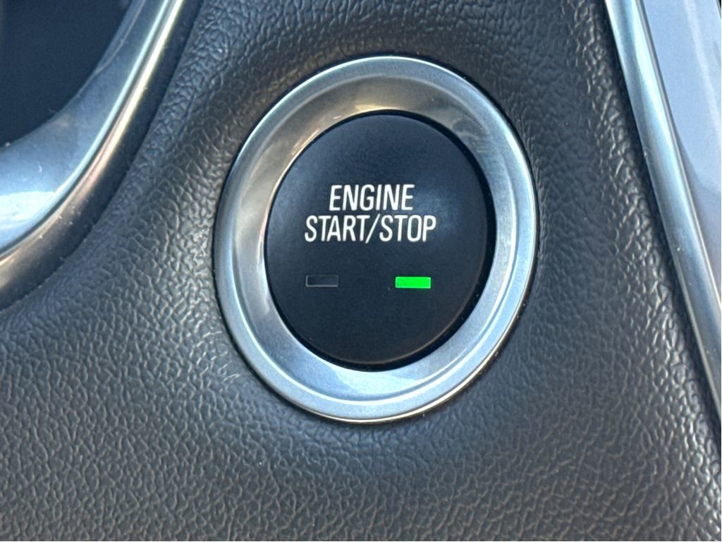 Used 2023 Chevrolet Traverse RS image 19