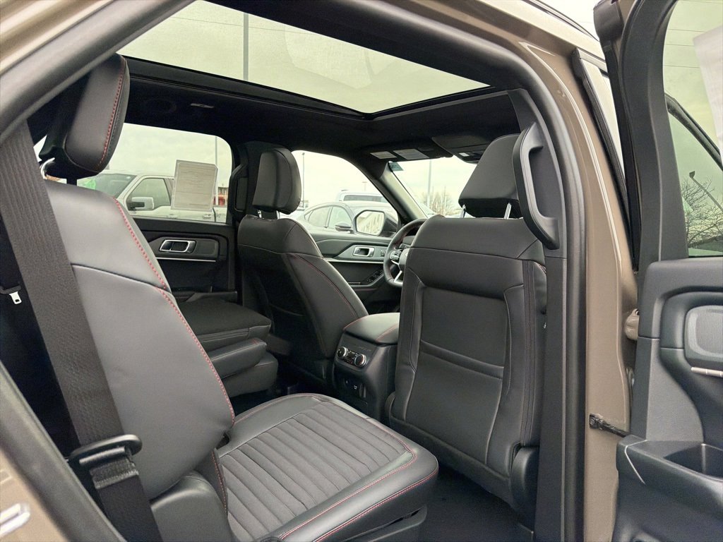 New 2026 Ford Explorer ST-Line w/ ST-Line Street Pack image 23