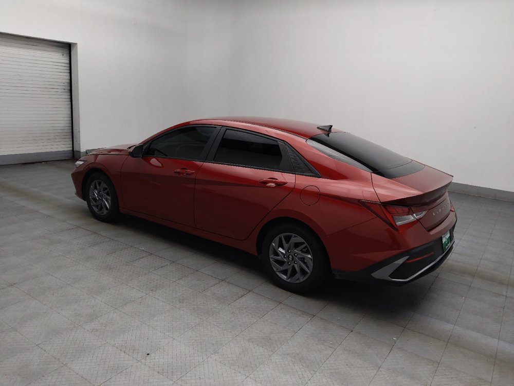 Used 2024 Hyundai Elantra Blue FWD image 3