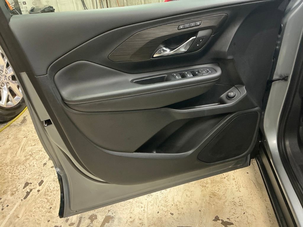 Certified 2023 GMC Terrain SLT w/ LPO, Floor Liner Package AWD/4WD image 14