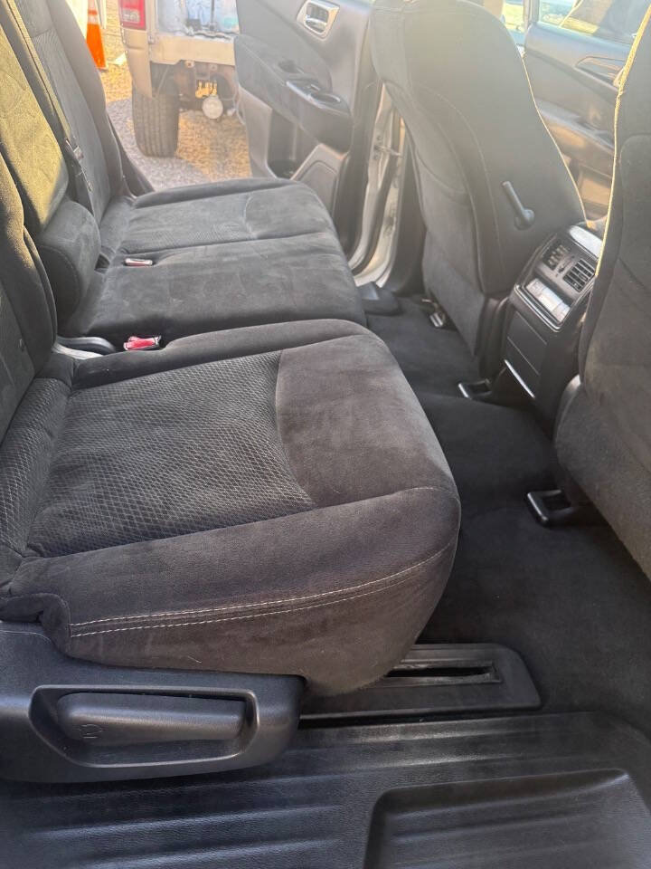 Used 2014 Nissan Pathfinder SV w/ Trailer Tow Package FWD image 9
