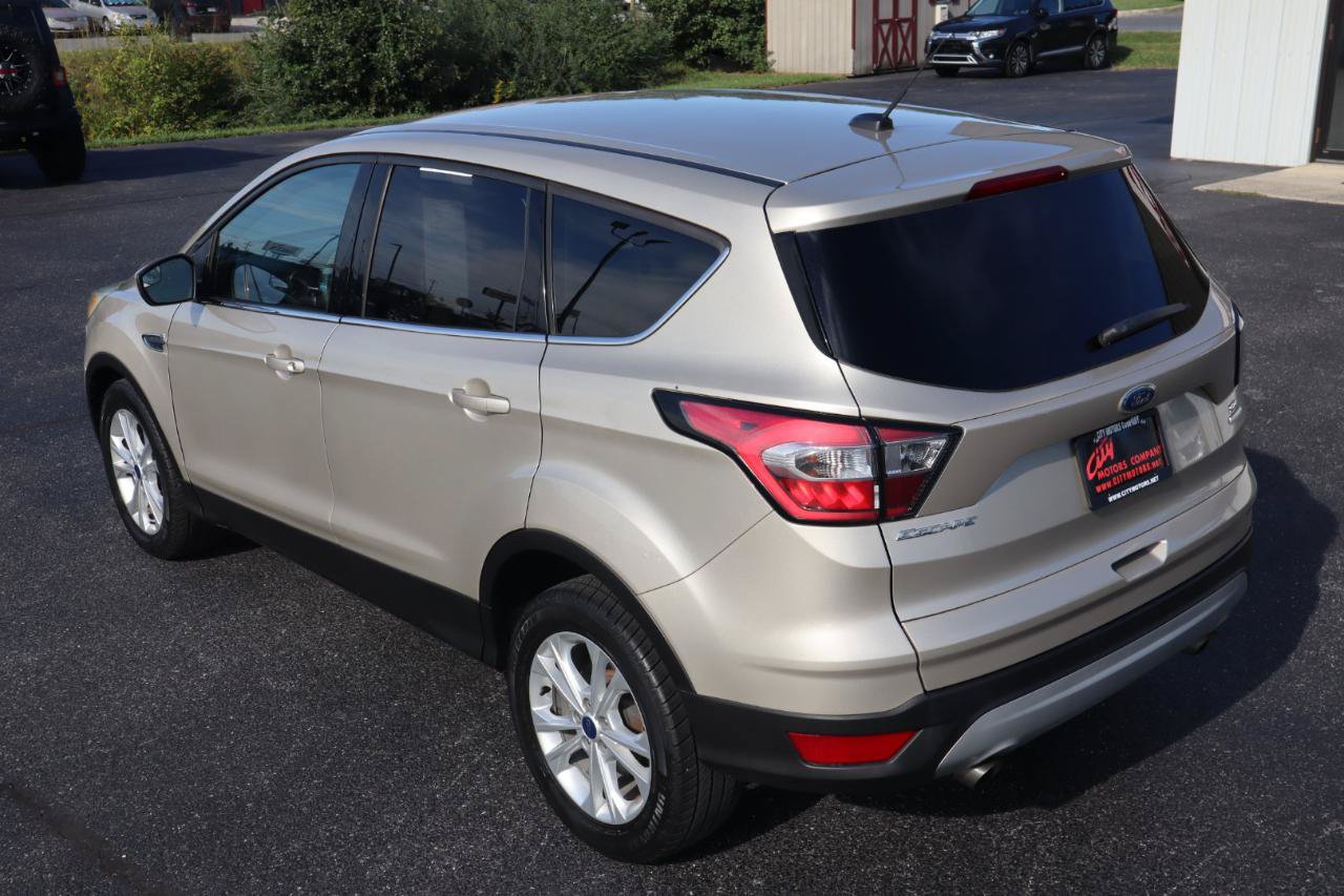 Used 2017 Ford Escape SE FWD image 14