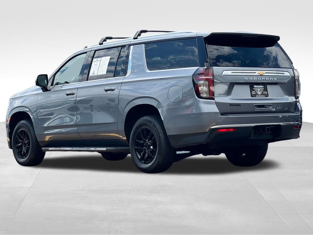 Used 2022 Chevrolet Suburban LT w/ Luxury Package AWD/4WD image 5
