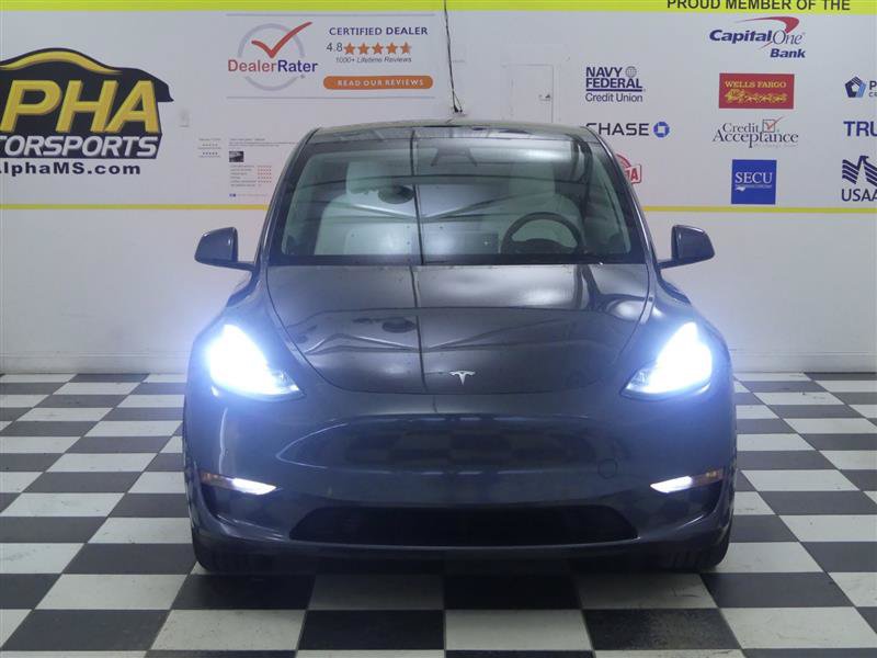 Used 2022 Tesla Model Y Long Range AWD/4WD image 3