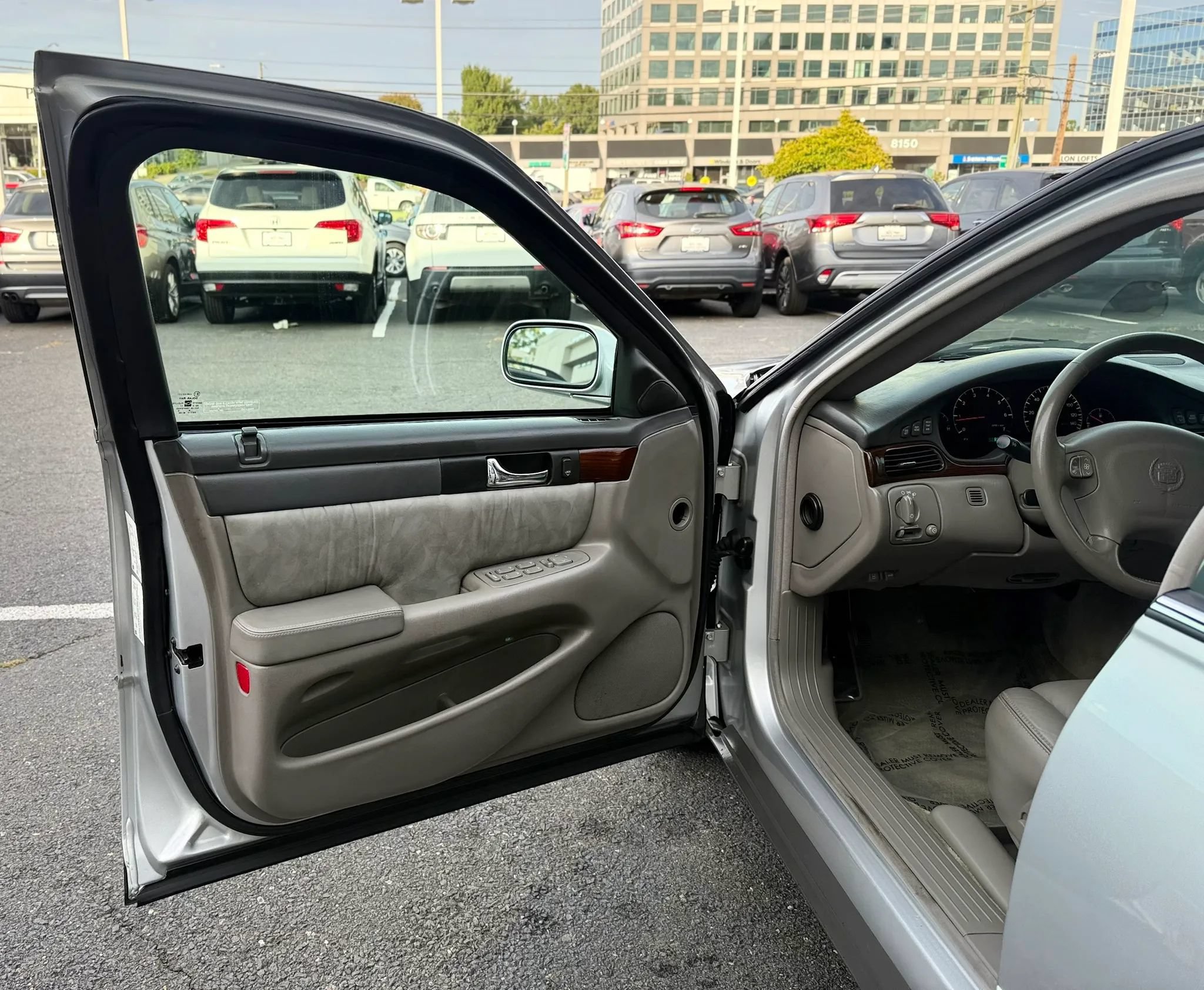 Used 1999 Cadillac Seville SLS w/ Convenience Pkg FWD image 9
