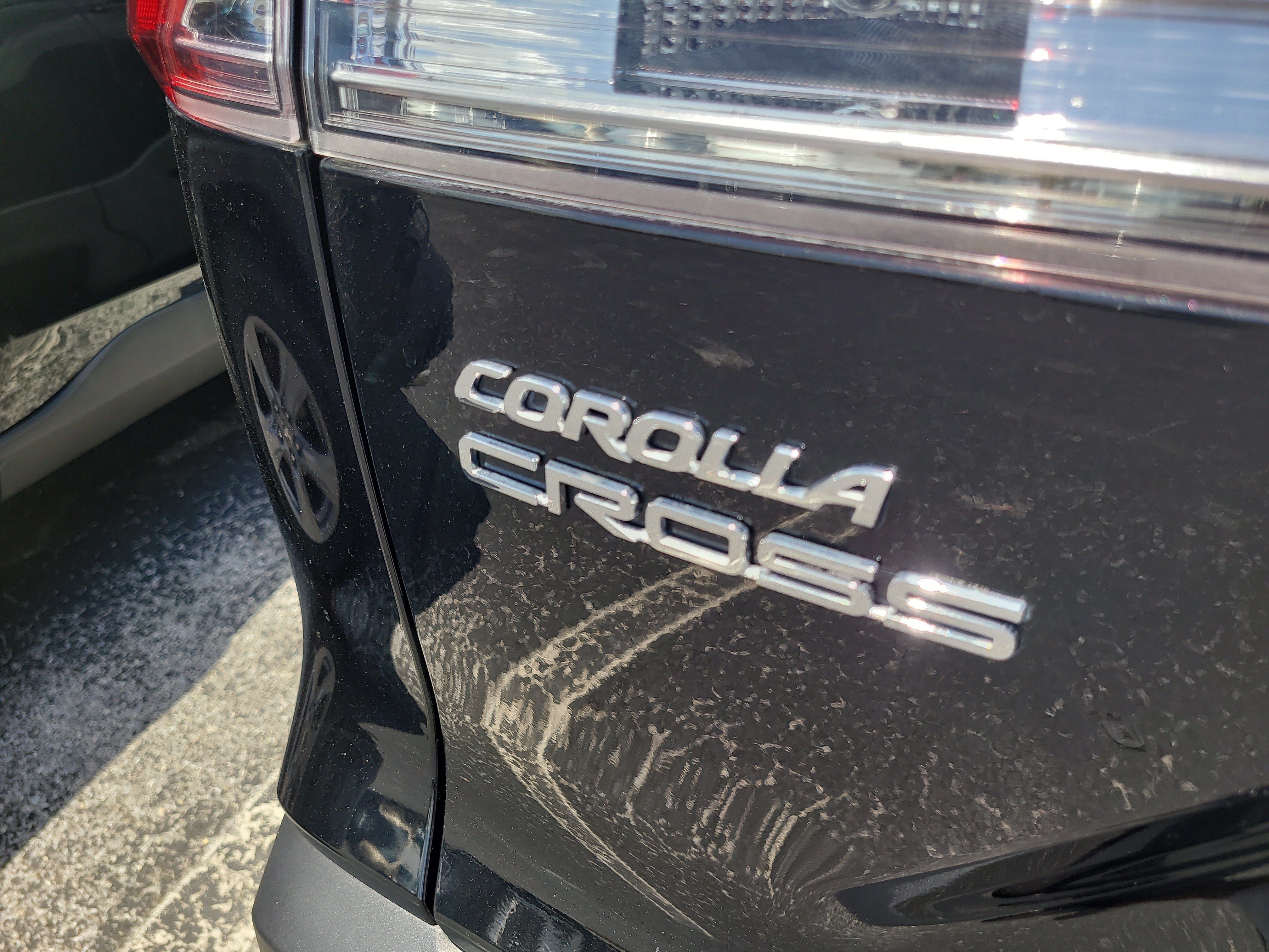 Certified 2025 Toyota Corolla Cross LE FWD image 11