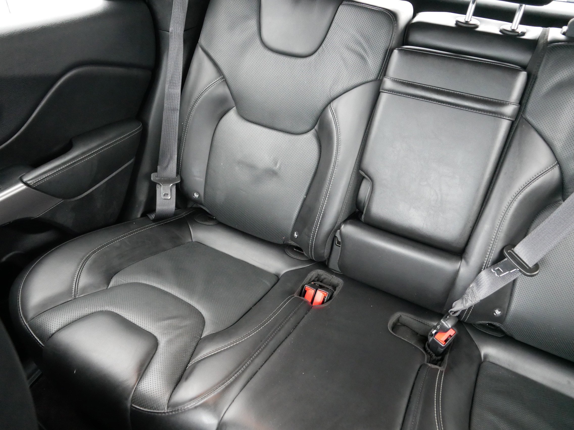 Used 2019 Jeep Cherokee Limited w/ Trailer Tow Group image 12