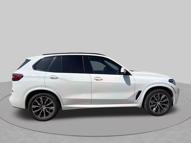 Used 2022 BMW X5 xDrive40i w/ M Sport Package AWD/4WD image 7