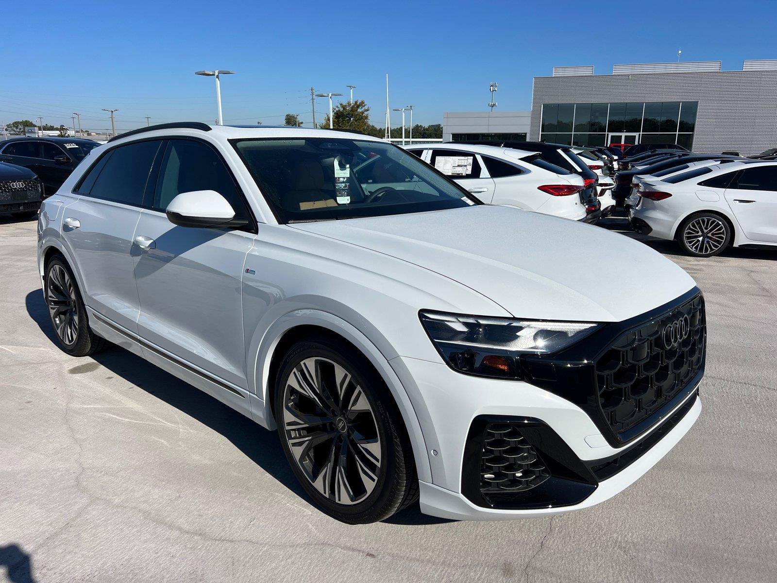 New 2027 Audi Q8 Premium Plus AWD/4WD image 3