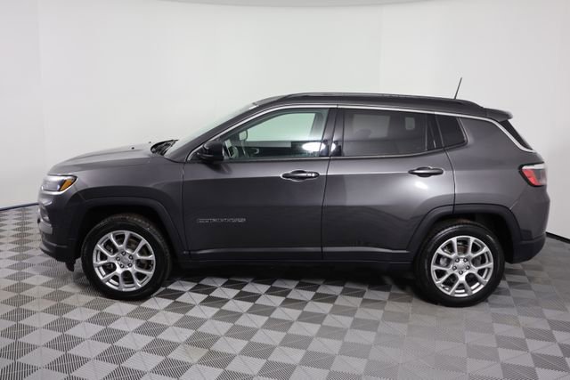 Used 2023 Jeep Compass Latitude image 5
