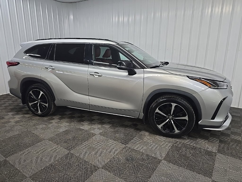 Used 2022 Toyota Highlander XSE
