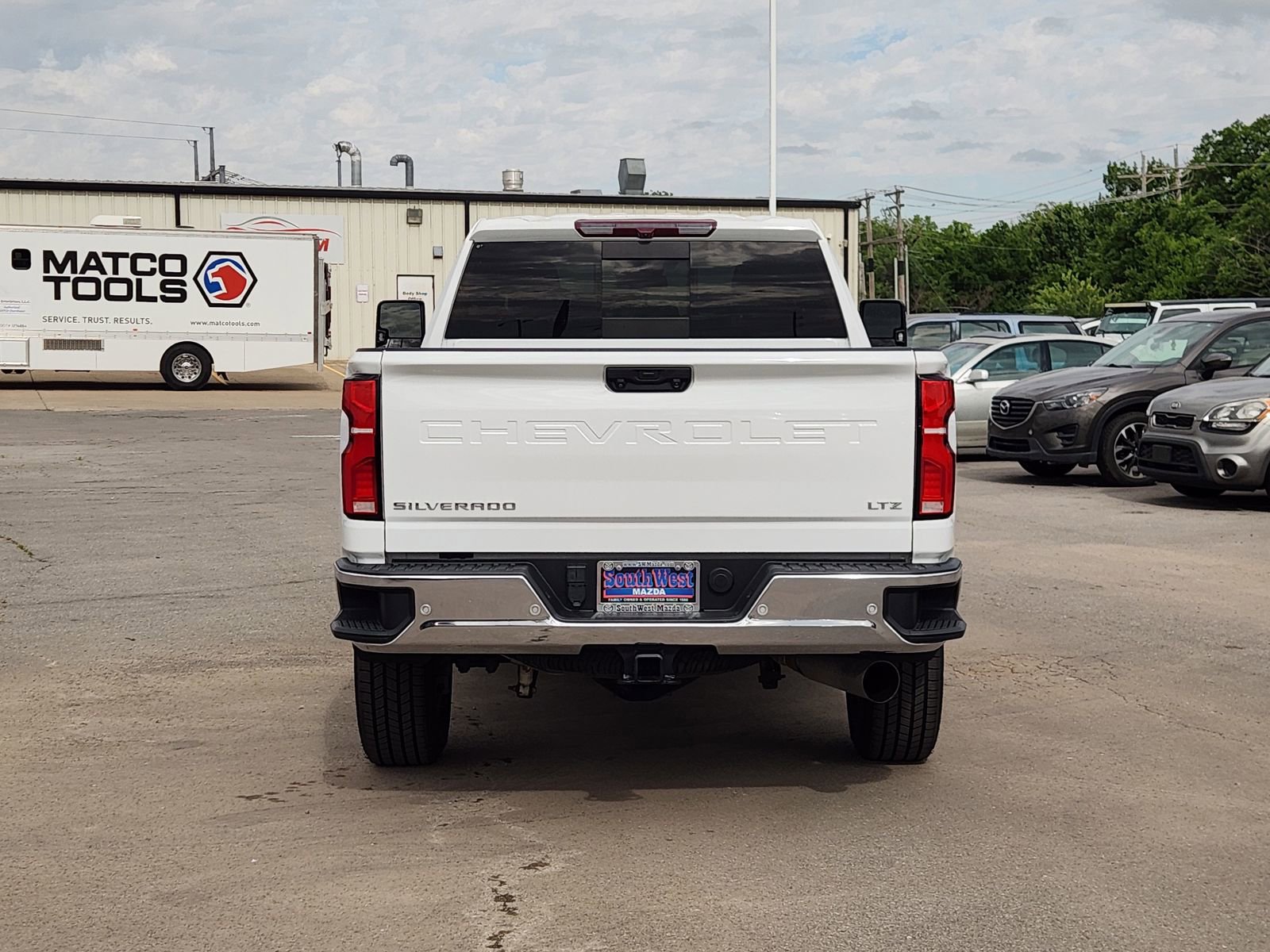 Used 2024 Chevrolet Silverado 2500 LTZ w/ LTZ Convenience Package AWD/4WD image 8