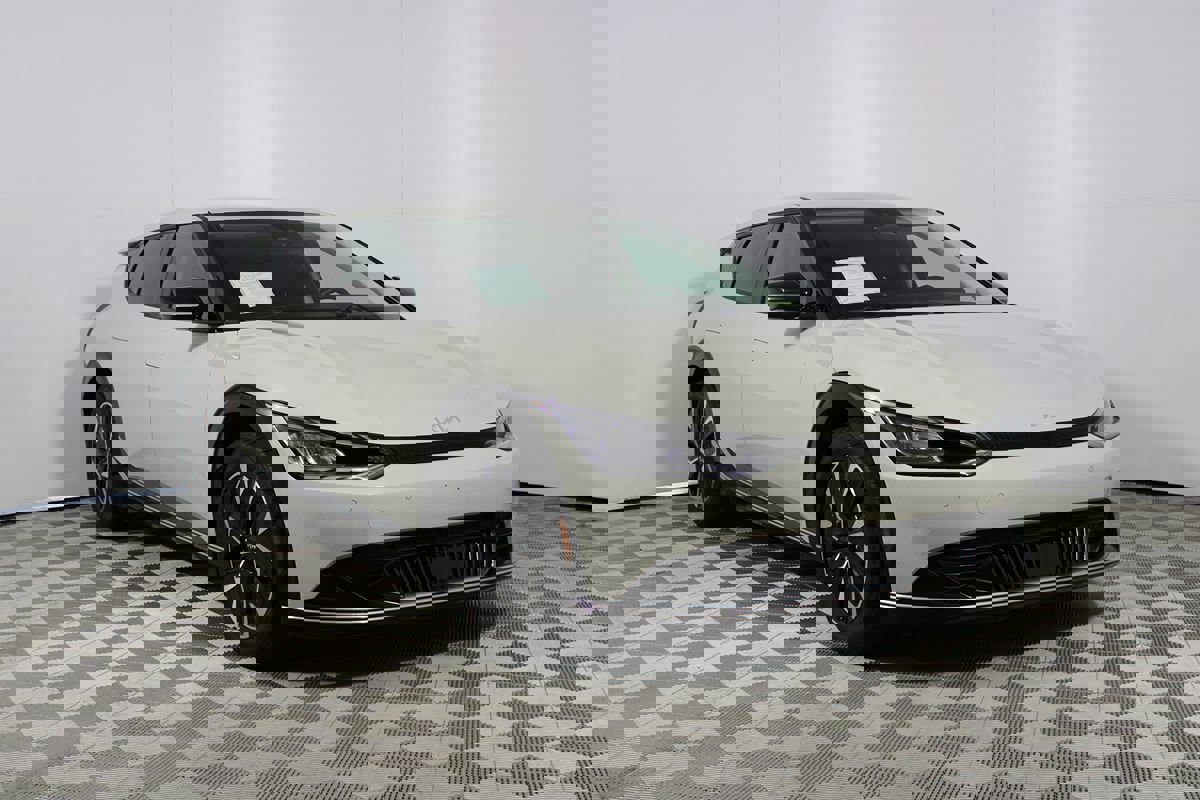 Used 2022 Kia EV6 Wind image 32