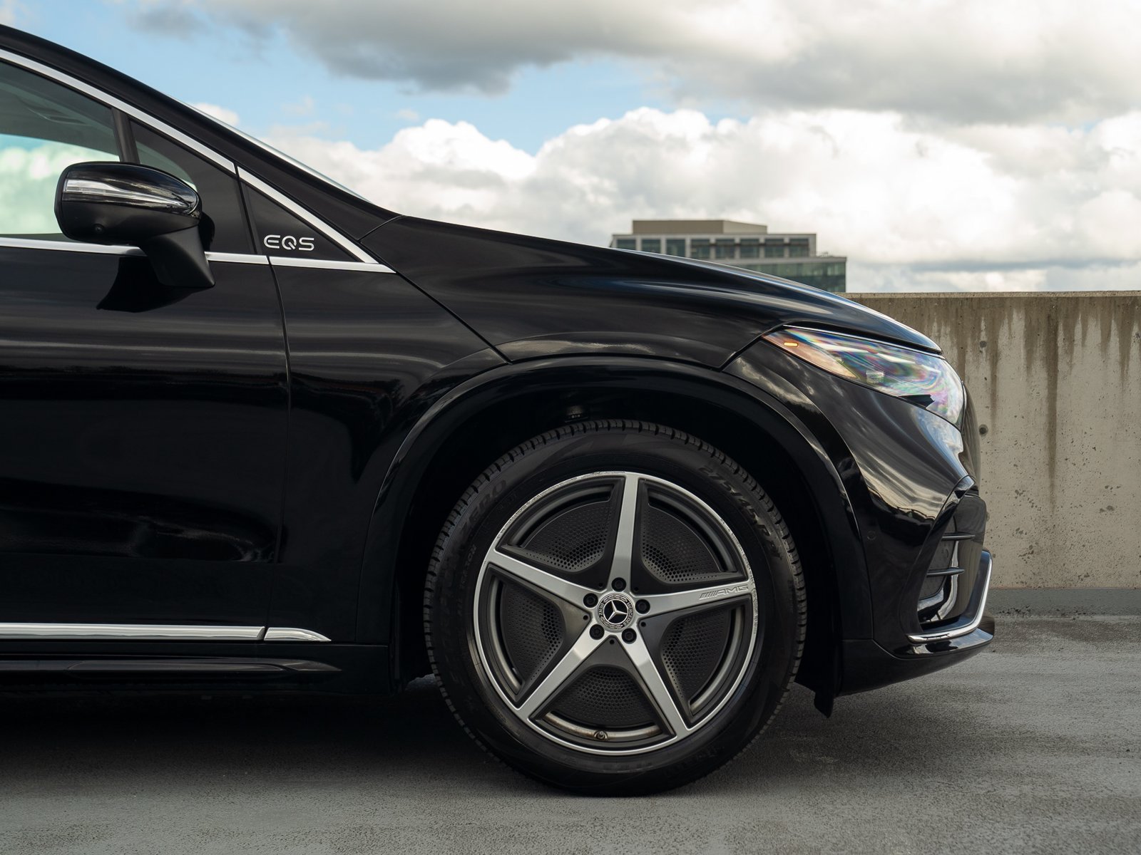Used 2023 Mercedes-Benz EQS 580 4MATIC SUV image 16