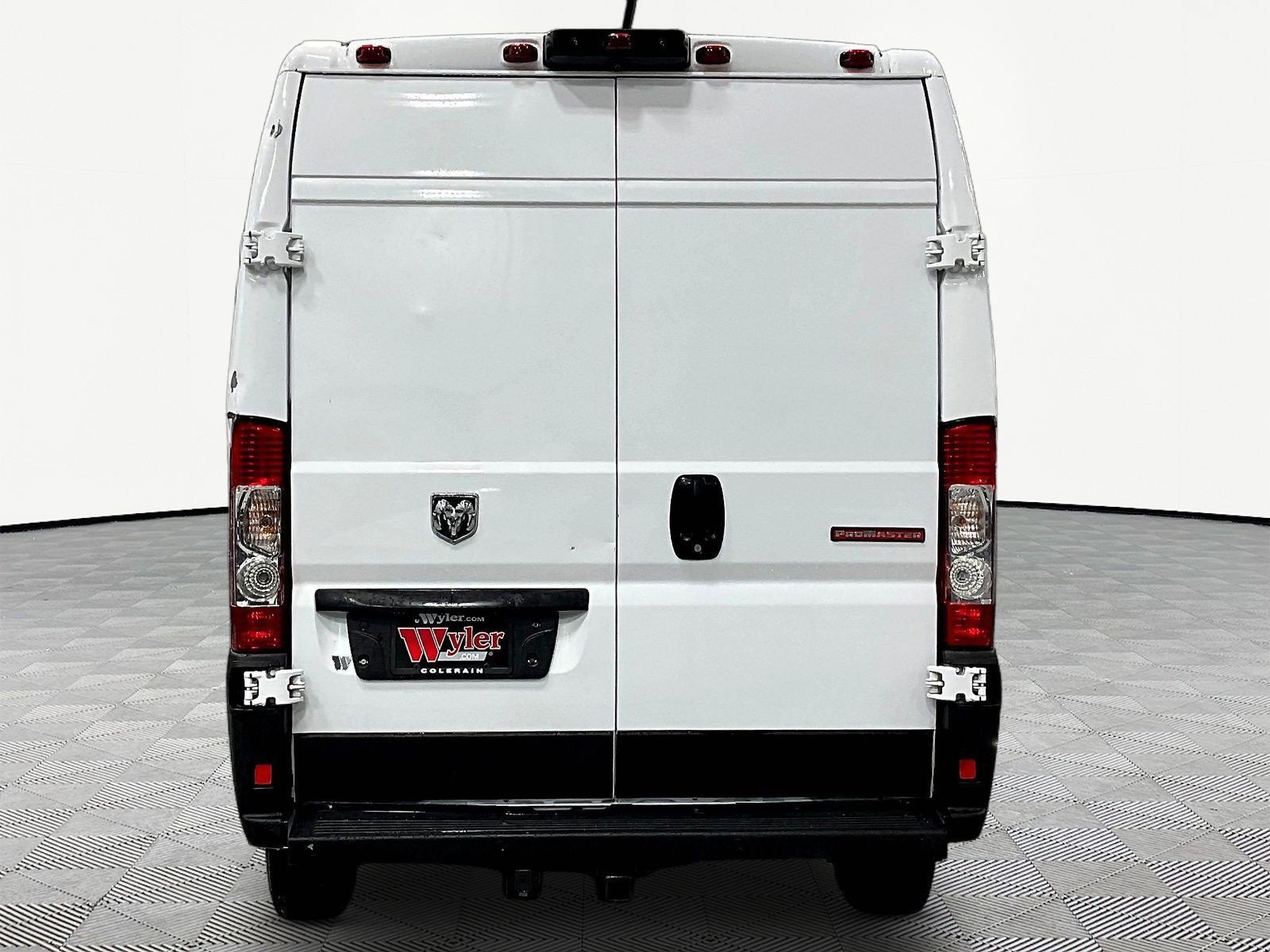 Used 2019 RAM ProMaster 2500 w/ Interior Convenience Group FWD image 5