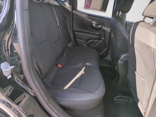 Used 2022 Jeep Renegade Altitude w/ Convenience Group image 20