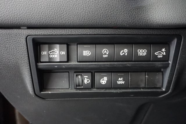 Used 2023 Toyota Tundra Limited AWD/4WD image 8