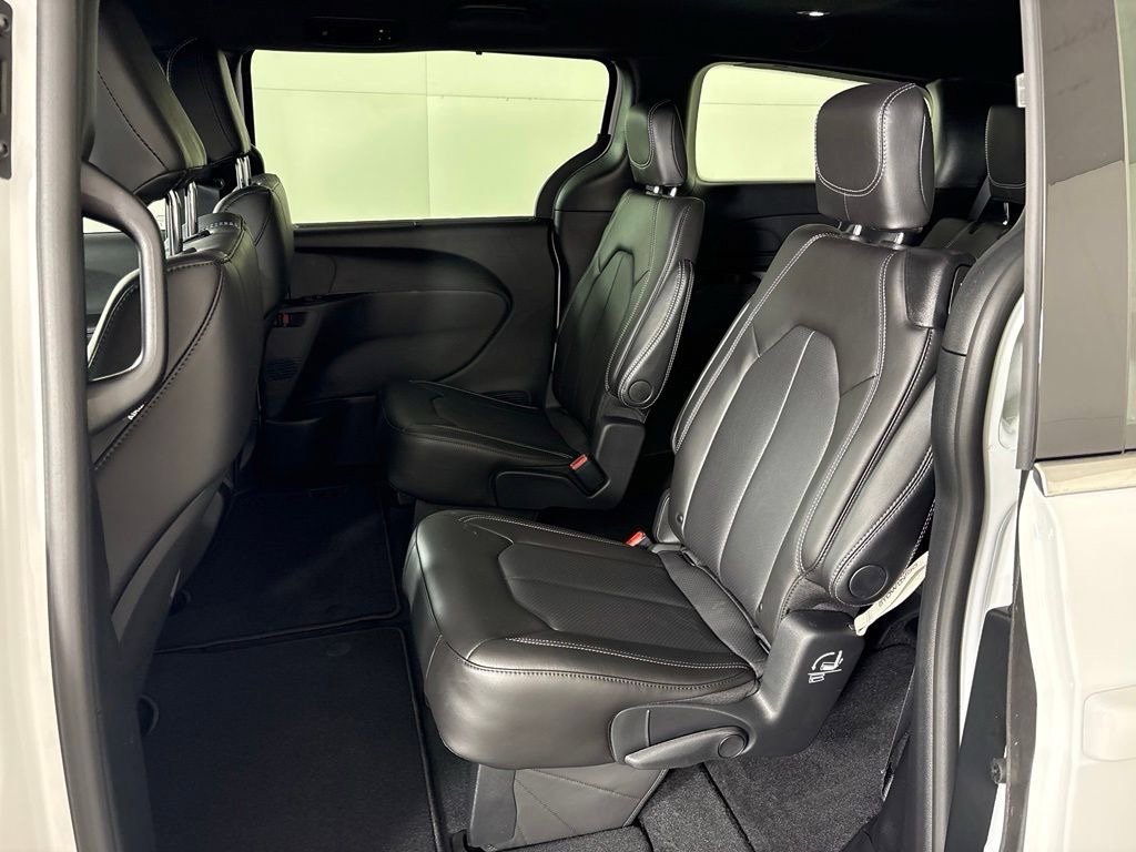 New 2027 Chrysler Pacifica LX FWD image 23