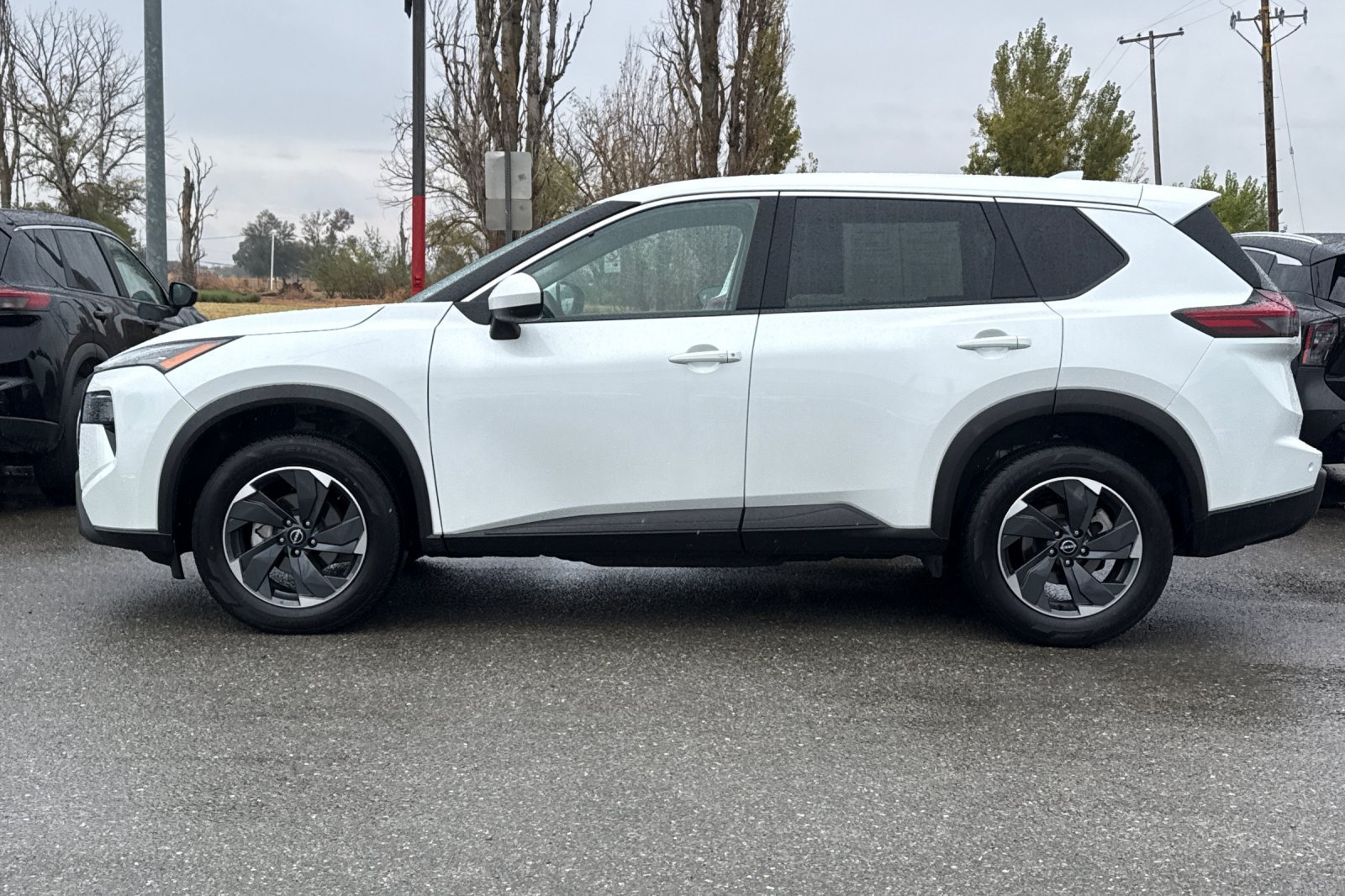Certified 2024 Nissan Rogue SV FWD image 9