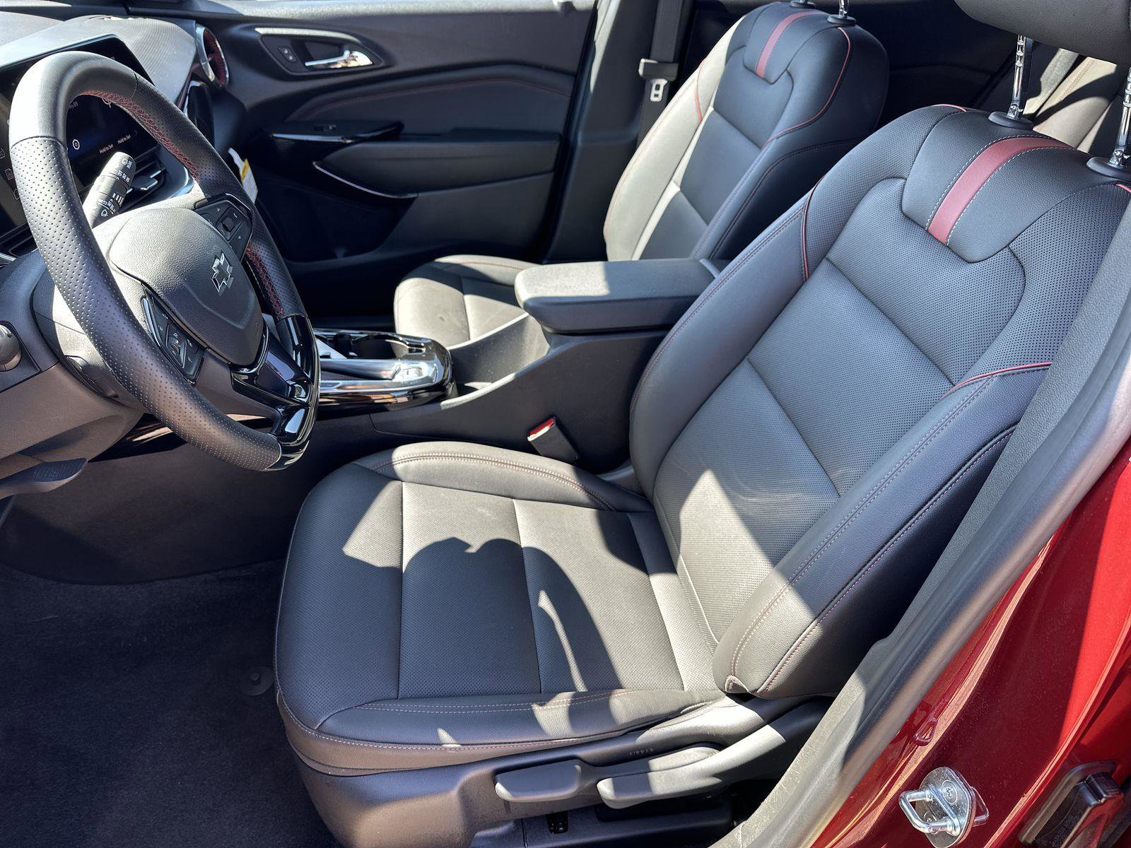 Used 2024 Chevrolet Trax RS w/ Driver Confidence Package image 20