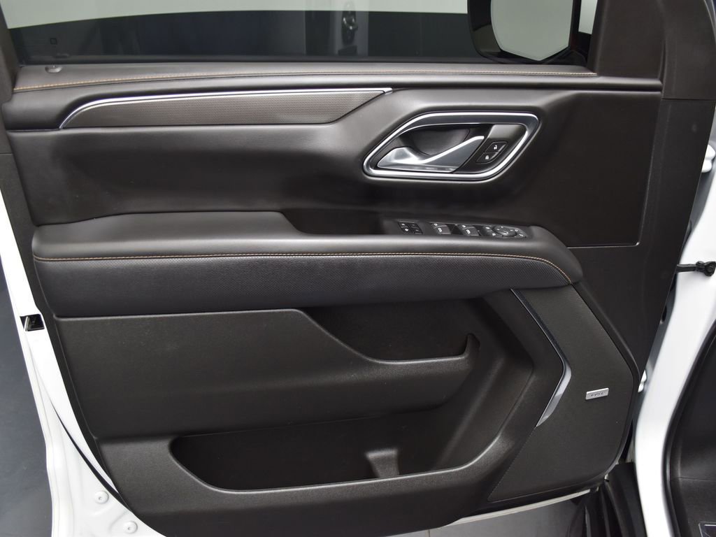 Used 2023 GMC Yukon XL AT4 AWD/4WD image 17